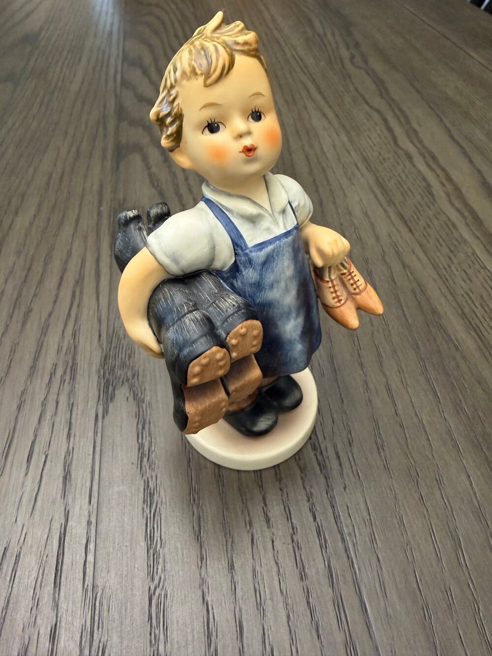 Vintage Goebel Hummel “Boots” HUM 143/1 W. Germany Figurine 7”